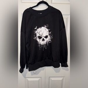 Zeagoo Black Skull Graphic Woman’s Oversized Crewneck Long Sleeve Top